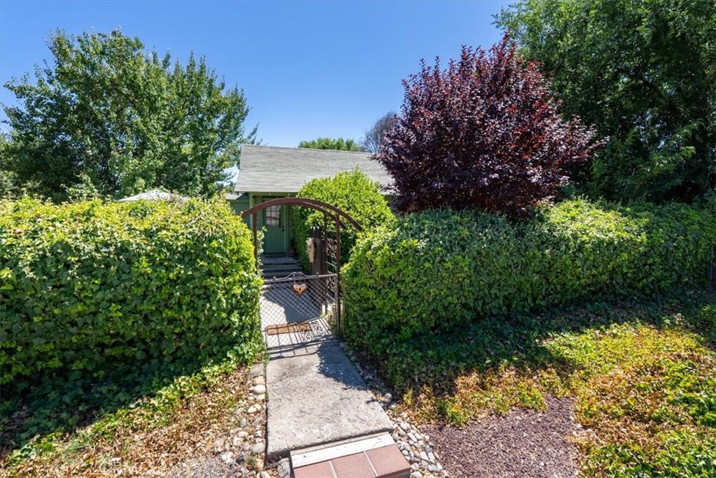 Residential for sale at 647 Vine Street, Paso Robles CA featuring 2 beds and 1 bath