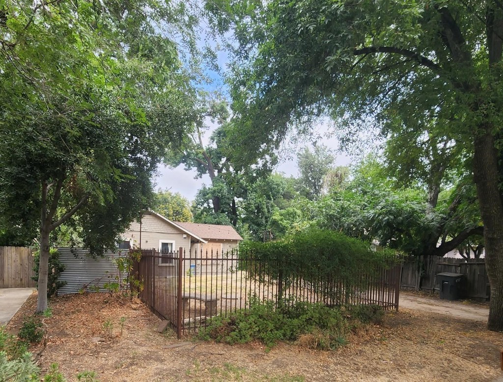 Residential for sale at 3249 B ST, Sacramento CA featuring 2 beds and 1 bath