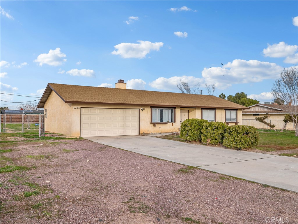 Residential Lease for rent at 15394 Ute, Apple Valley, San Bernardino County CA featuring 3 beds and 2 baths