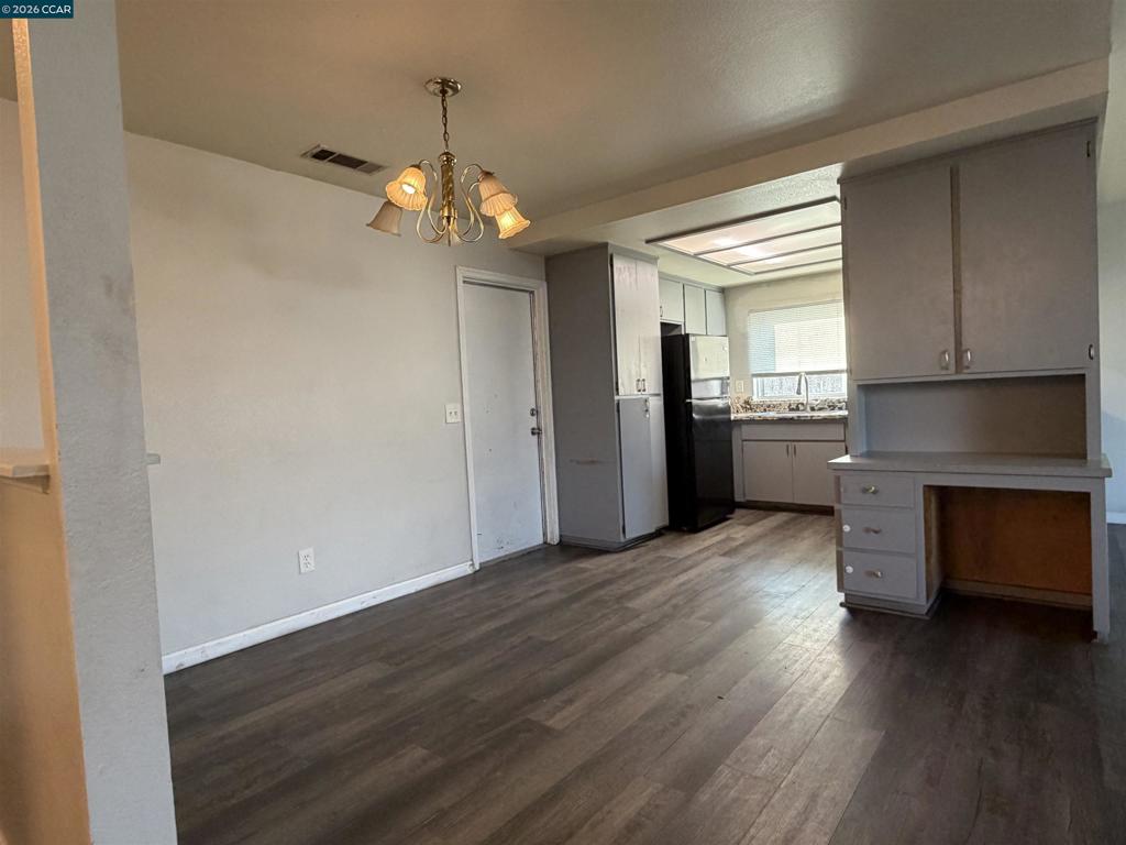 Residential Lease for rent at 2406 White Birch Dr, Merced, Merced County CA featuring 3 beds and 2 baths