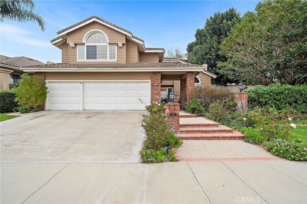 Residential for sale at 2811 N Roxbury, Orange CA featuring 5 beds and 3 baths