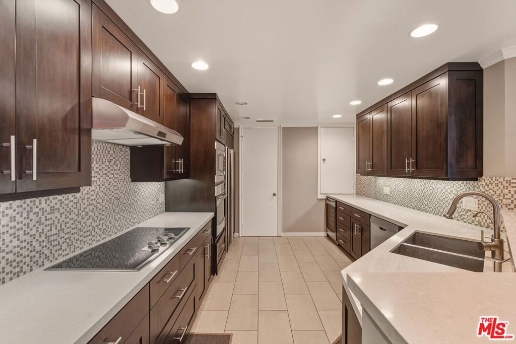 Residential for sale at 2271 Century, Los Angeles CA featuring 2 beds and 3 baths