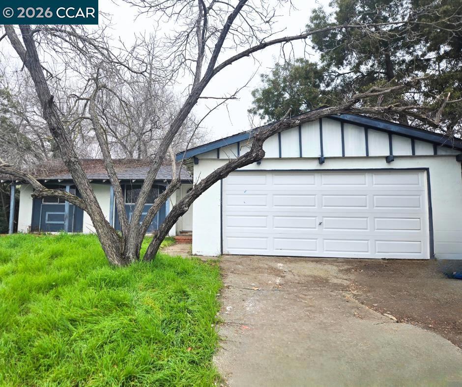 Residential for sale at 1948 Sequioa Ct, Martinez CA featuring 4 beds and 2 baths