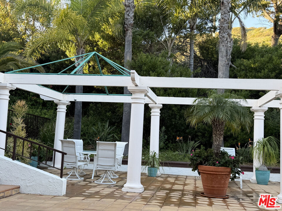 Residential Lease for rent at 26664 Seagull Way A111, Malibu CA featuring 1 bed and 2 baths