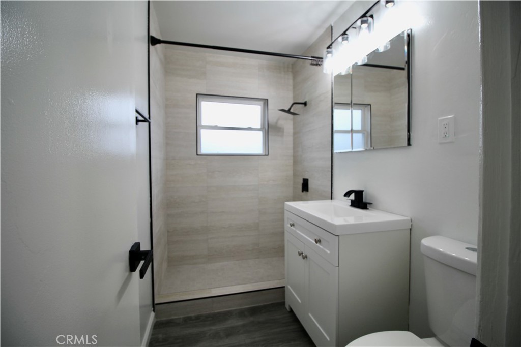 Residential Lease for rent at 4689 Monroe Ave, San Diego, San Diego County CA featuring 2 beds and 1 bath