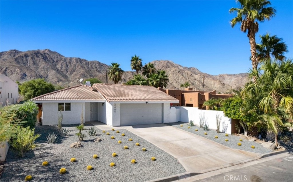 Residential Lease for rent at 54905 Avenida Diaz, La Quinta CA featuring 3 beds and 2 baths