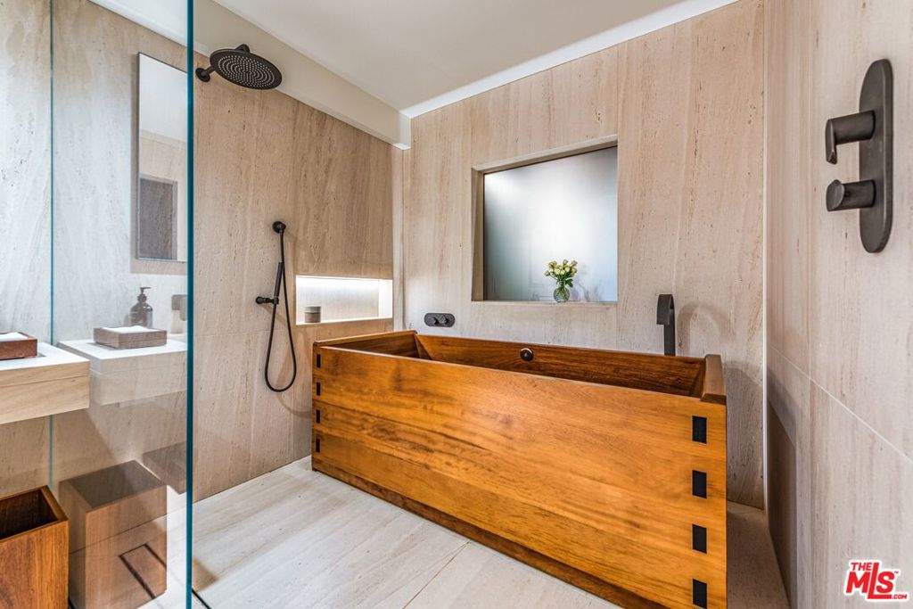 Residential for sale at 101 Ocean Avenue D701, Santa Monica CA featuring 1 bed and 2 baths