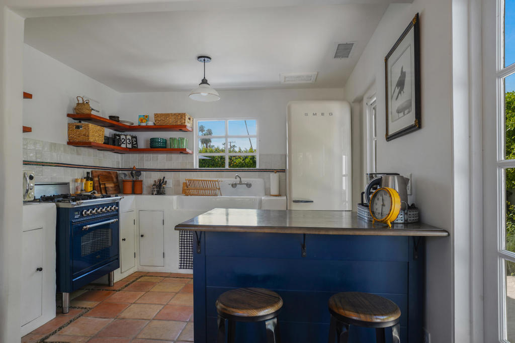 Residential Lease for rent at 439 E Sonora Road, Palm Springs CA featuring 2 beds and 2 baths