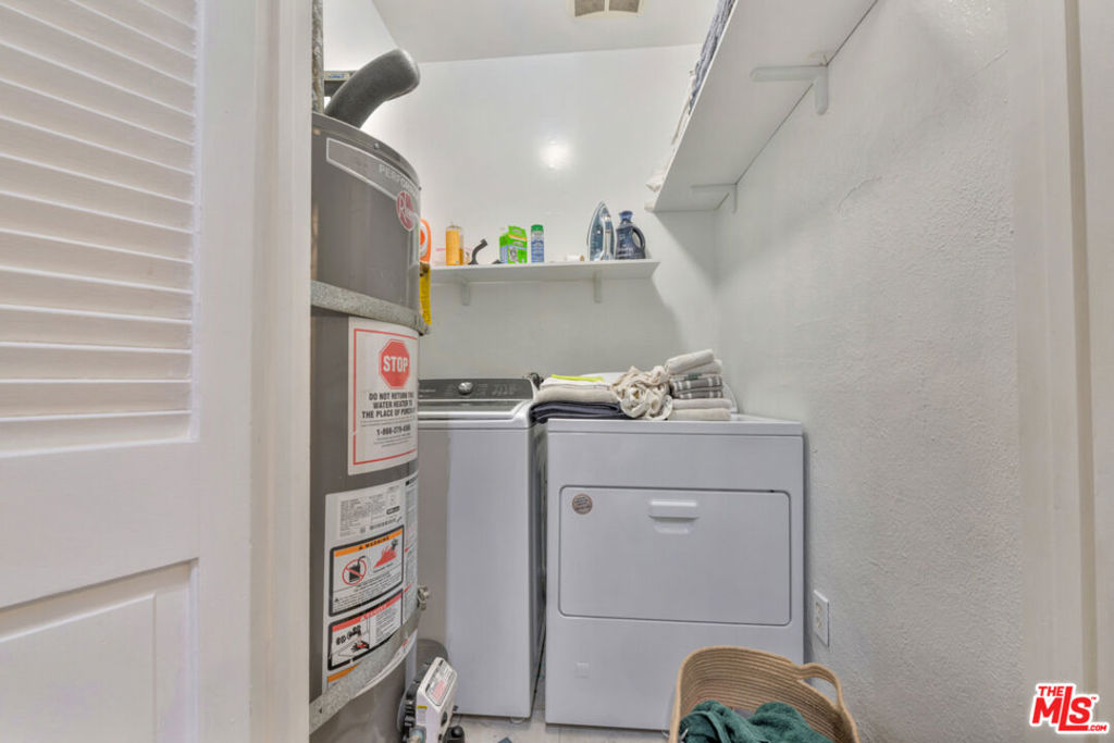 Residential Lease for rent at 4905 Coolidge Avenue, Culver City CA featuring 4 beds and 2 baths