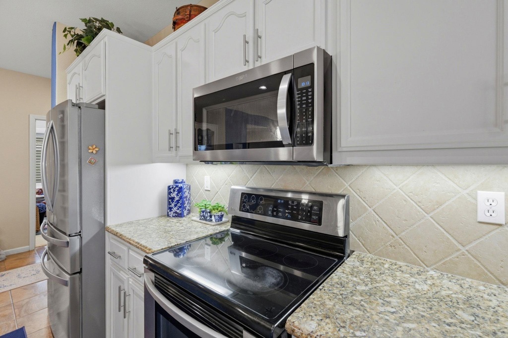 Residential for sale at 518 American Falls Dr, Rio Vista CA featuring 2 beds and 2 baths