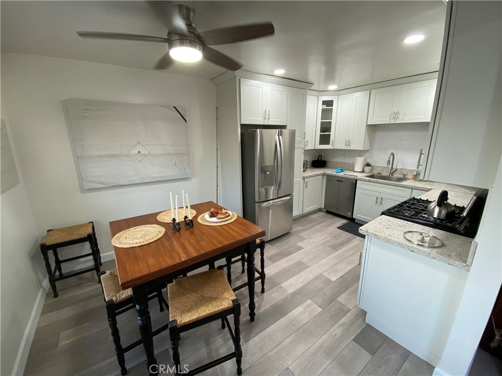 Residential Lease for rent at 711 indianapolis 8, Huntington Beach CA featuring 2 beds and 1 bath