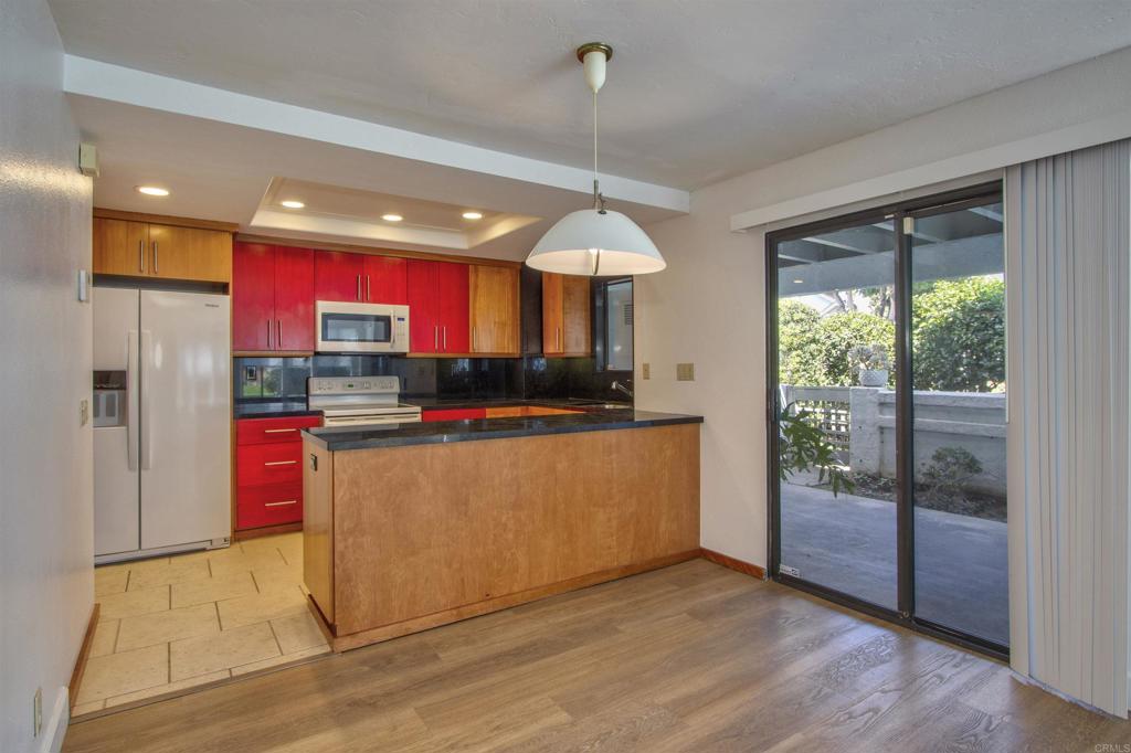 Residential Lease for rent at 534 Via De La Valle, Solana Beach CA featuring 2 beds and 2 baths