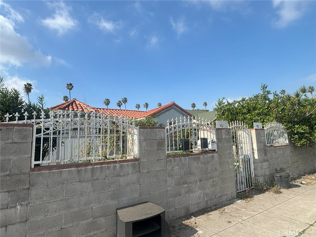 Residential Income for sale at 4241 Arlington, Los Angeles CA