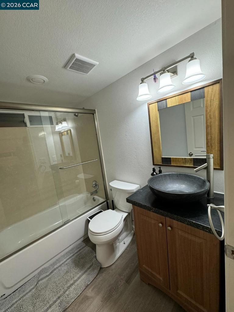 Residential Lease for rent at , Oakland CA featuring 1 bed and 1 bath