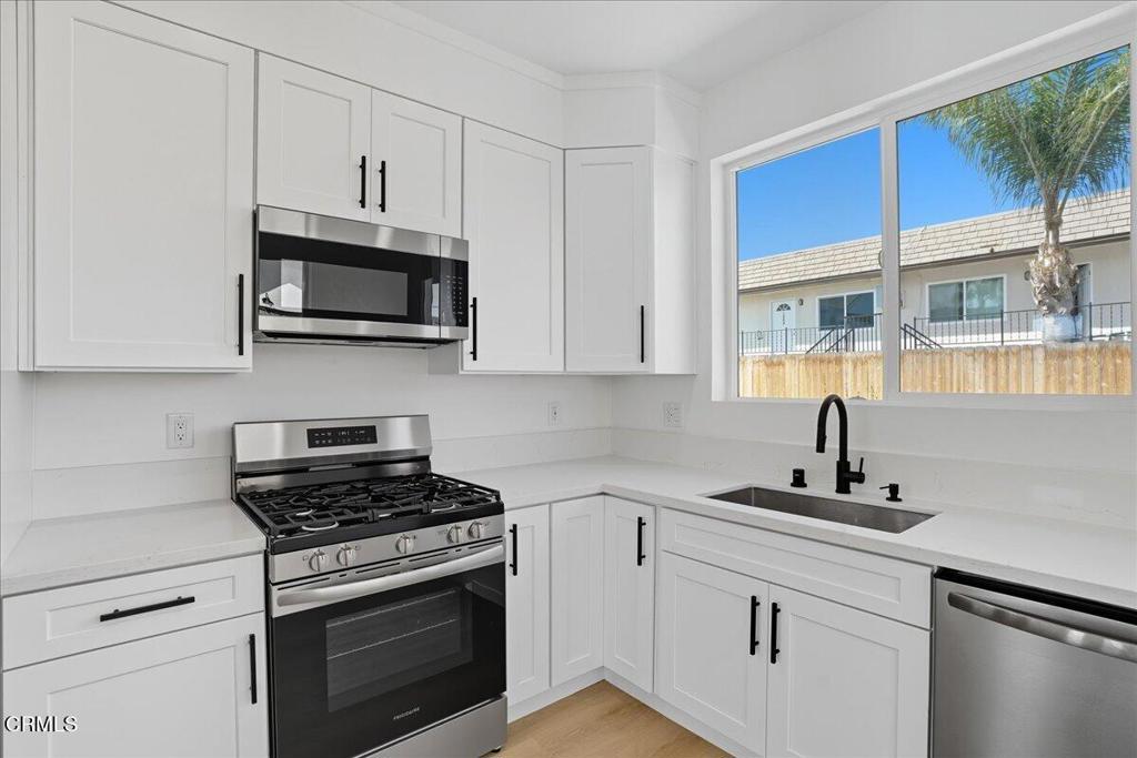 Residential Lease for rent at 1905 Ocean Avenue, Ventura CA featuring 2 beds and 2 baths