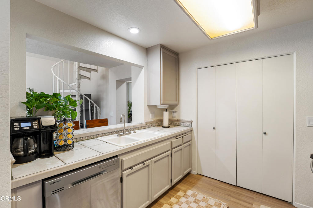 Residential Lease for rent at 2200 Martinique Lane, Oxnard CA featuring 2 beds and 2 baths