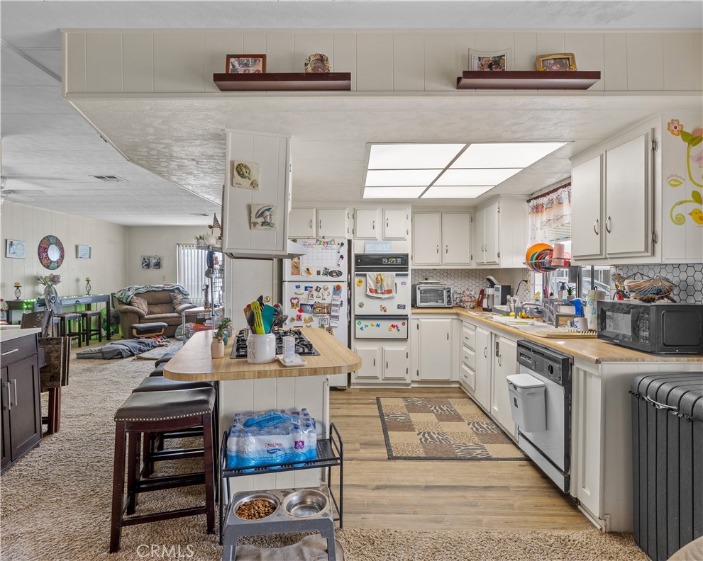 Residential for sale at 139 Palomar, San Jacinto CA featuring 2 beds and 2 baths