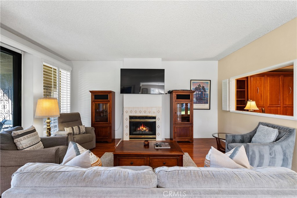 Residential for sale at 154 La Cerra, Rancho Mirage CA featuring 2 beds and 2 baths