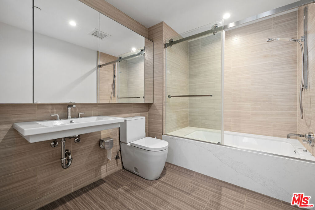 Residential for sale at 877 Francisco Street 728, Los Angeles CA featuring 1 bed and 2 baths