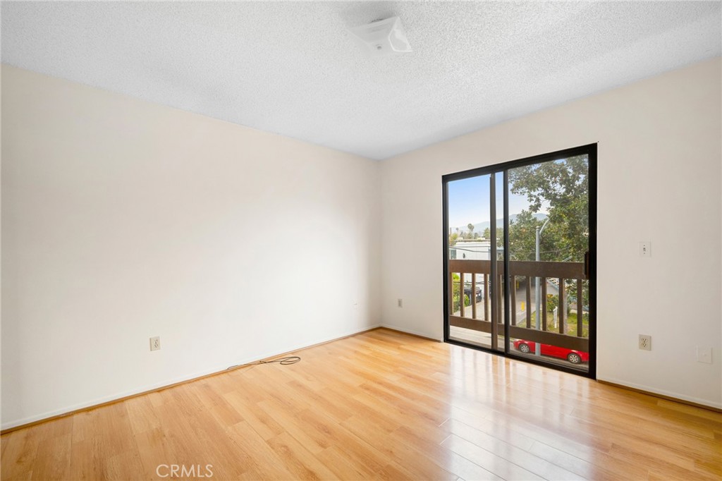 Residential Lease for rent at 1004 E Garfield 5, Glendale CA featuring 2 beds and 2 baths