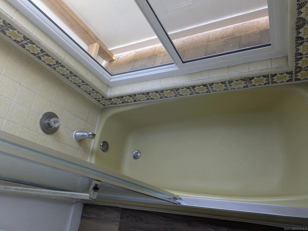 Residential Lease for rent at 226 S Grape St, Escondido CA featuring 2 beds and 2 baths