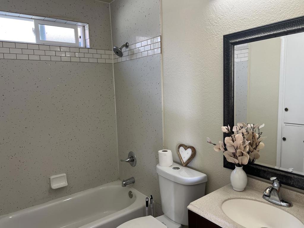 Residential for sale at 25482 Franklin Ave, Hayward CA featuring 3 beds and 1 bath