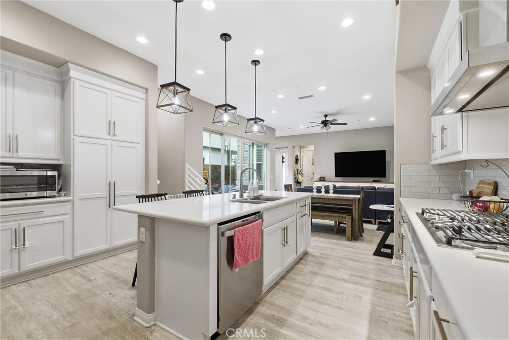 Residential Lease for rent at 155 Spectacle, Irvine CA featuring 4 beds and 3 baths