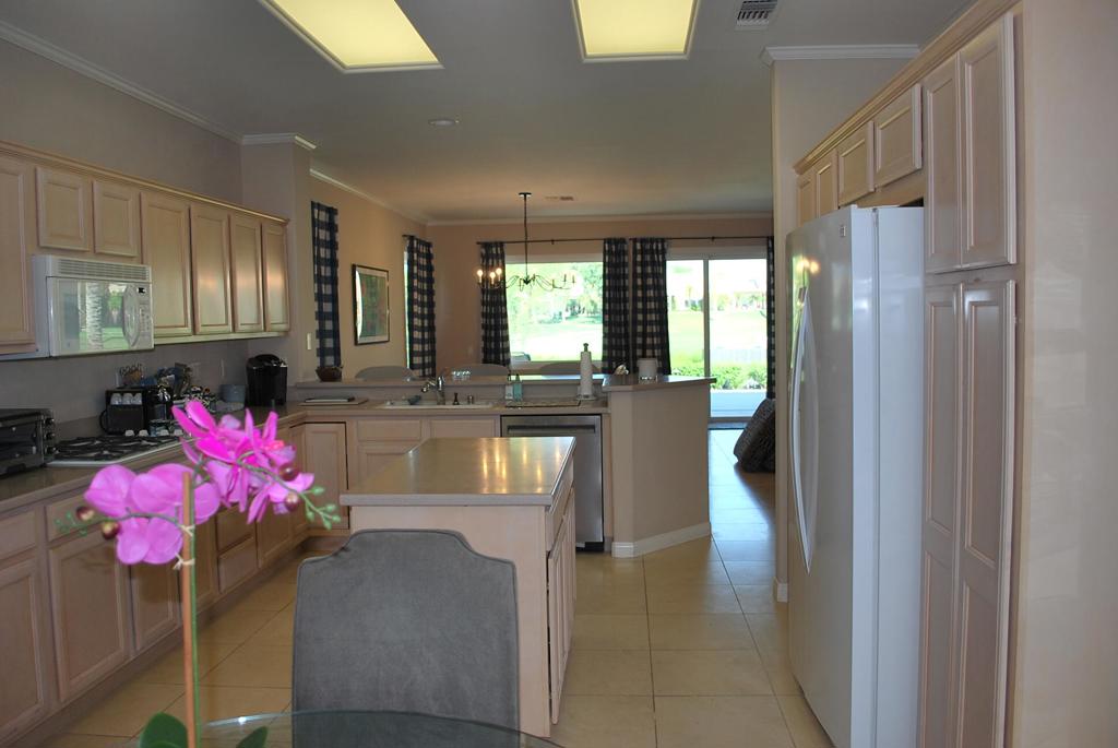 Residential Lease for rent at 35491 Rosemont Drive, Palm Desert CA featuring 2 beds and 3 baths