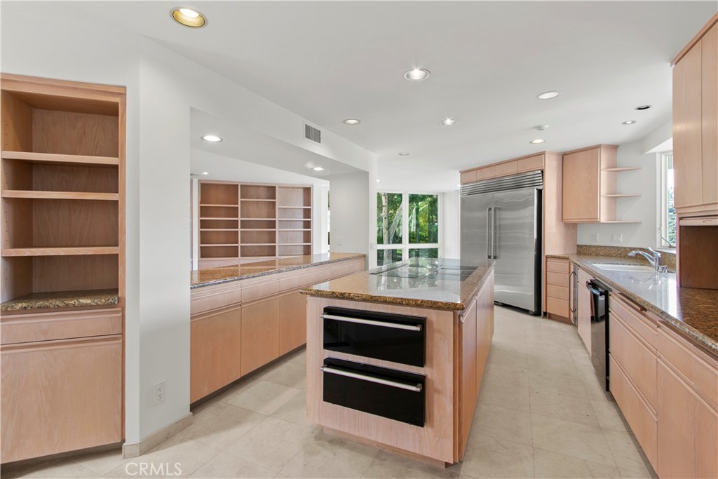 Residential Lease for rent at 2 Inverness Lane, Newport Beach CA featuring 4 beds and 4 baths