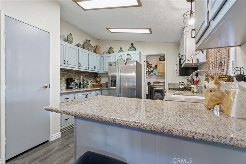 Manufactured In Park for sale at 4800 Daleview Avenue 18, El Monte CA featuring 3 beds and 2 baths