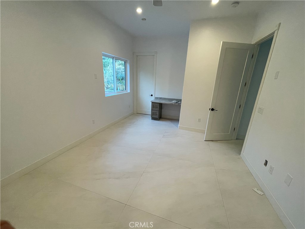 Residential Lease for rent at 2601 Steven 2, Corona CA featuring 2 beds and 3 baths