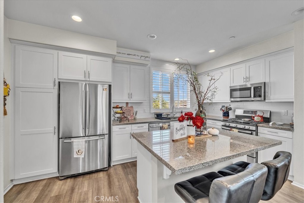 Residential Lease for rent at 1038 Savi Dr 101, Corona, Riverside County CA featuring 3 beds and 4 baths