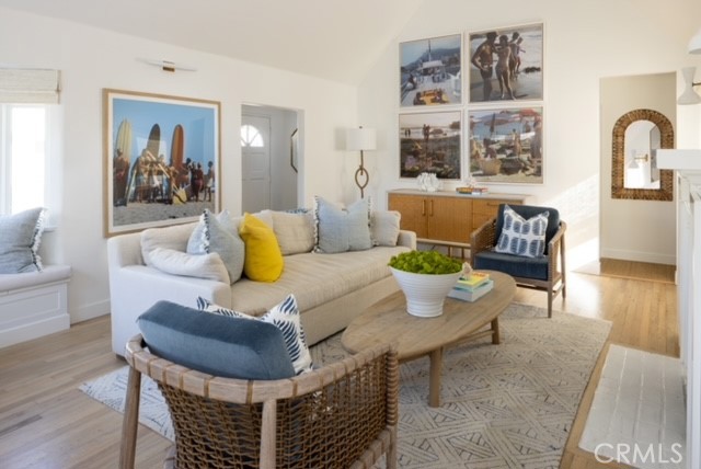 Residential Lease for rent at 265 Myrtle, Laguna Beach CA featuring 2 beds and 2 baths