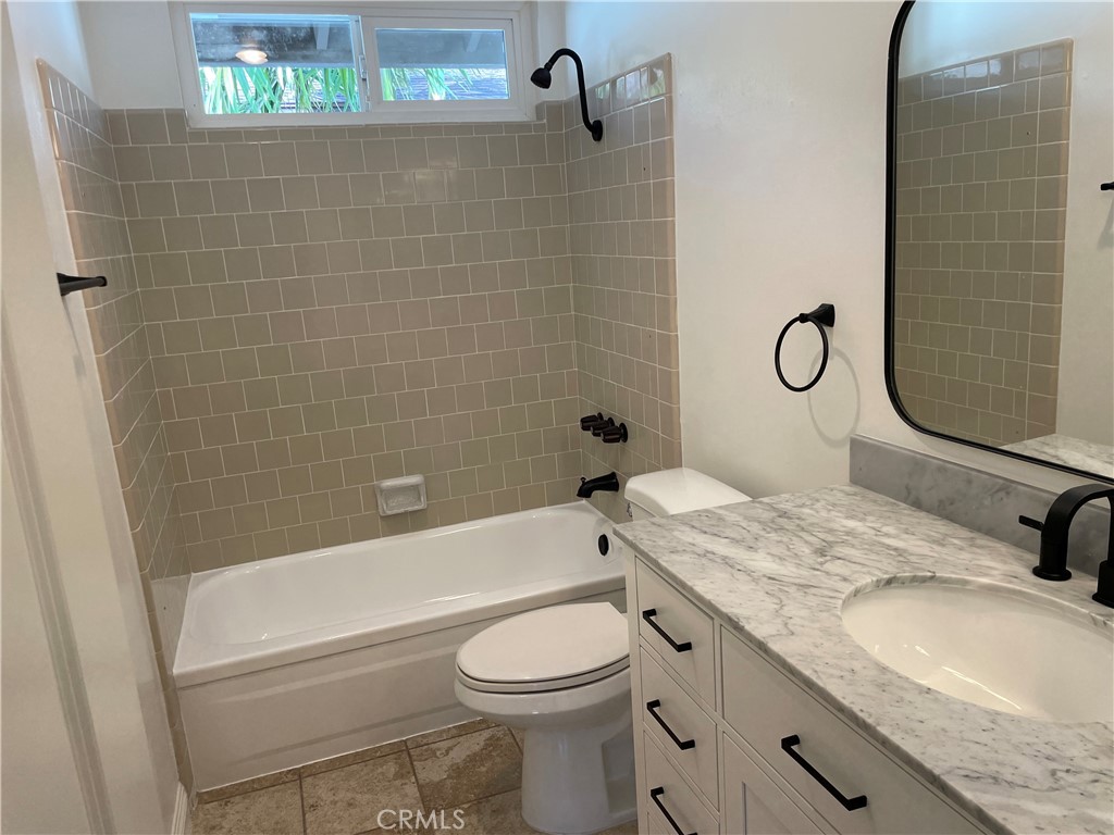 Residential Lease for rent at 4210 Patrice, Newport Beach CA featuring 2 beds and 2 baths