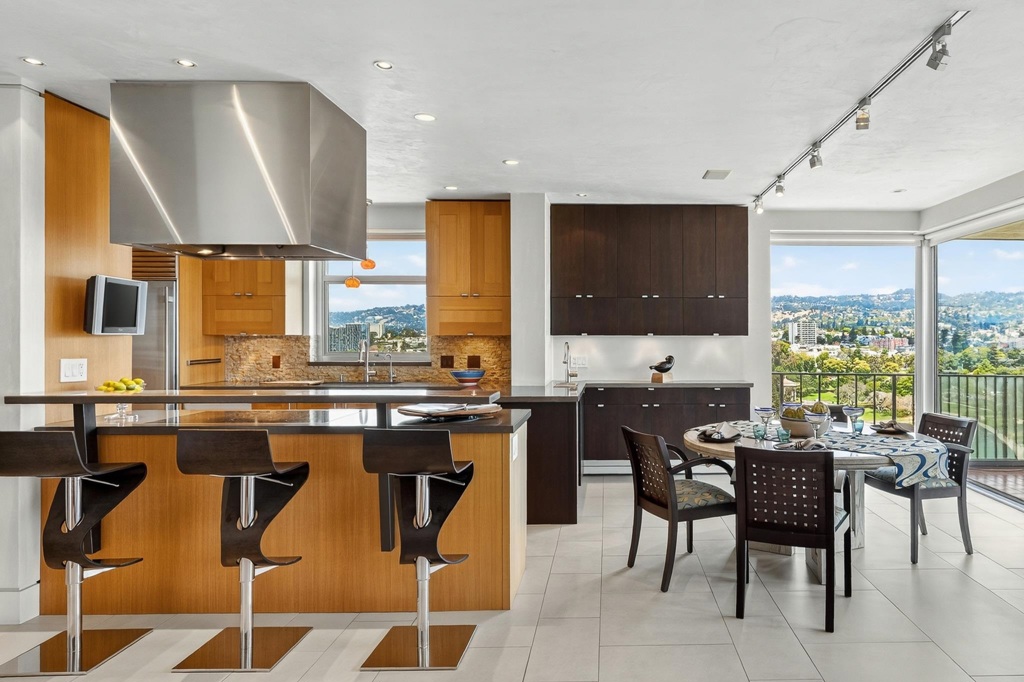 Residential for sale at 177 19th St 10E, Oakland CA featuring 2 beds and 2 baths