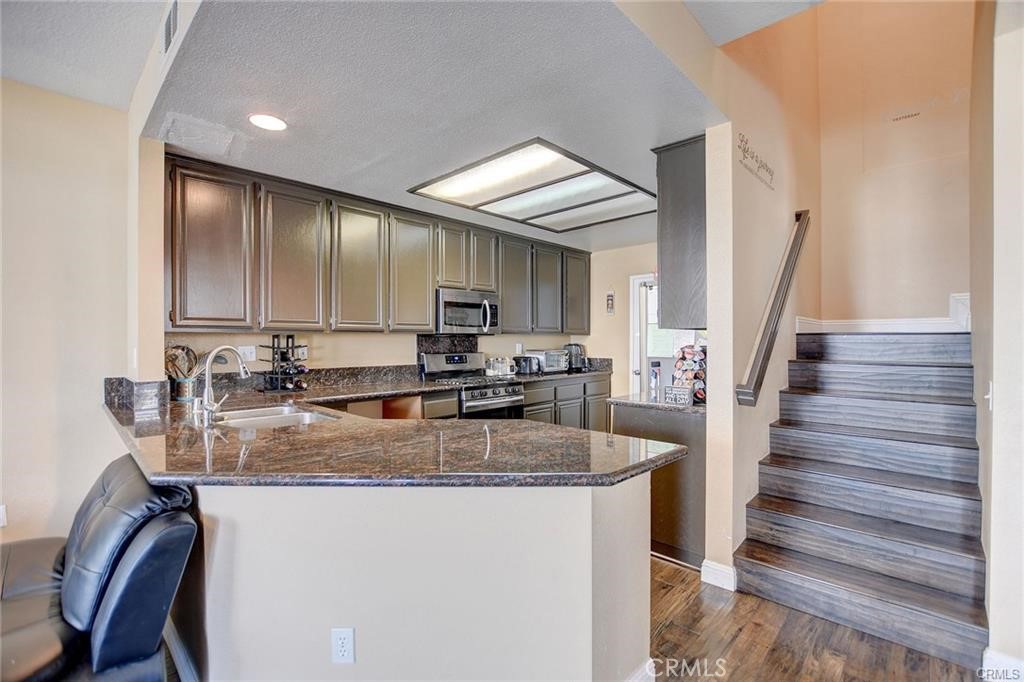 Residential Lease for rent at 690 Azure 5, Corona CA featuring 3 beds and 3 baths