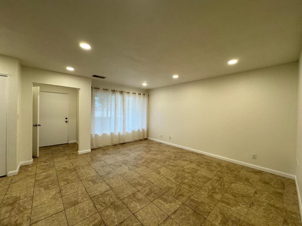 Residential Lease for rent at 1975 Olmo Way, Walnut Creek CA featuring 2 beds and 3 baths