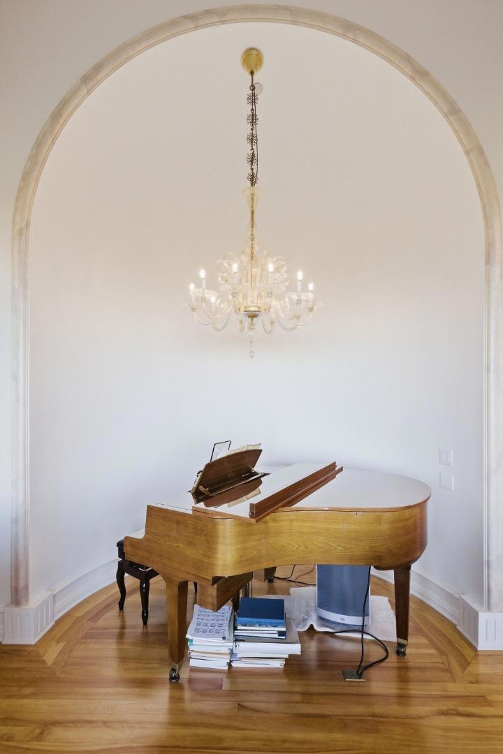 Residential for sale at 2930 Privet Drive, Hillsborough CA featuring 7 beds and 8 baths