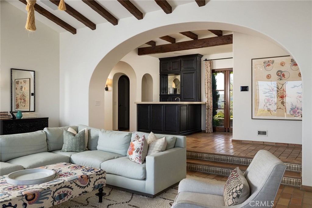 Residential Lease for rent at 1302 Skyline Drive, Laguna Beach CA featuring 4 beds and 5 baths