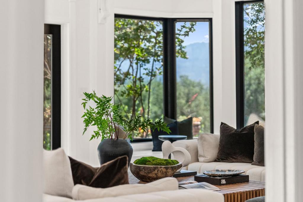 Residential for sale at 1142 Moore Road, Woodside CA featuring 6 beds and 6 baths