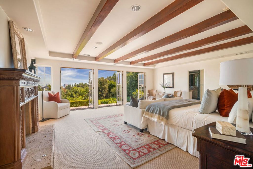 Residential Lease for rent at 10820 Ambazac Way, Los Angeles, Los Angeles County CA featuring 4 beds and 5 baths