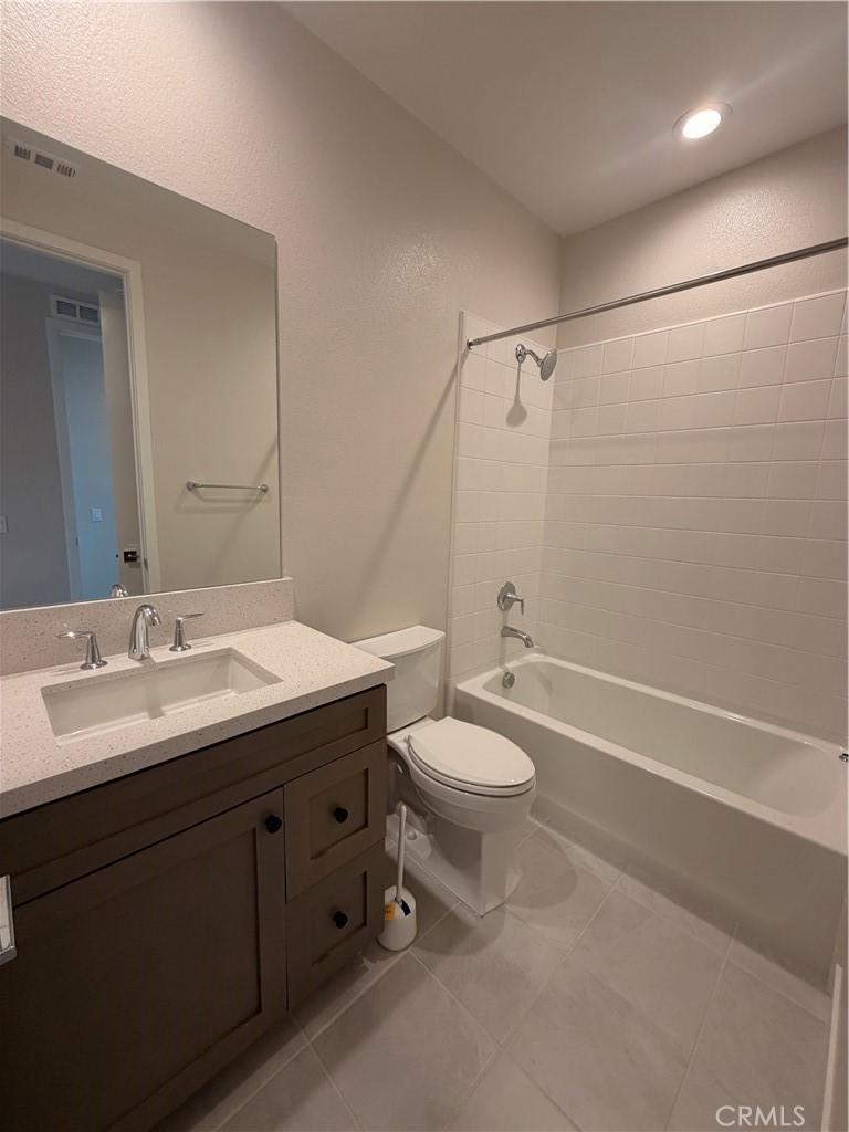 Residential Lease for rent at 280 Brackens, Lake Forest CA featuring 4 beds and 4 baths