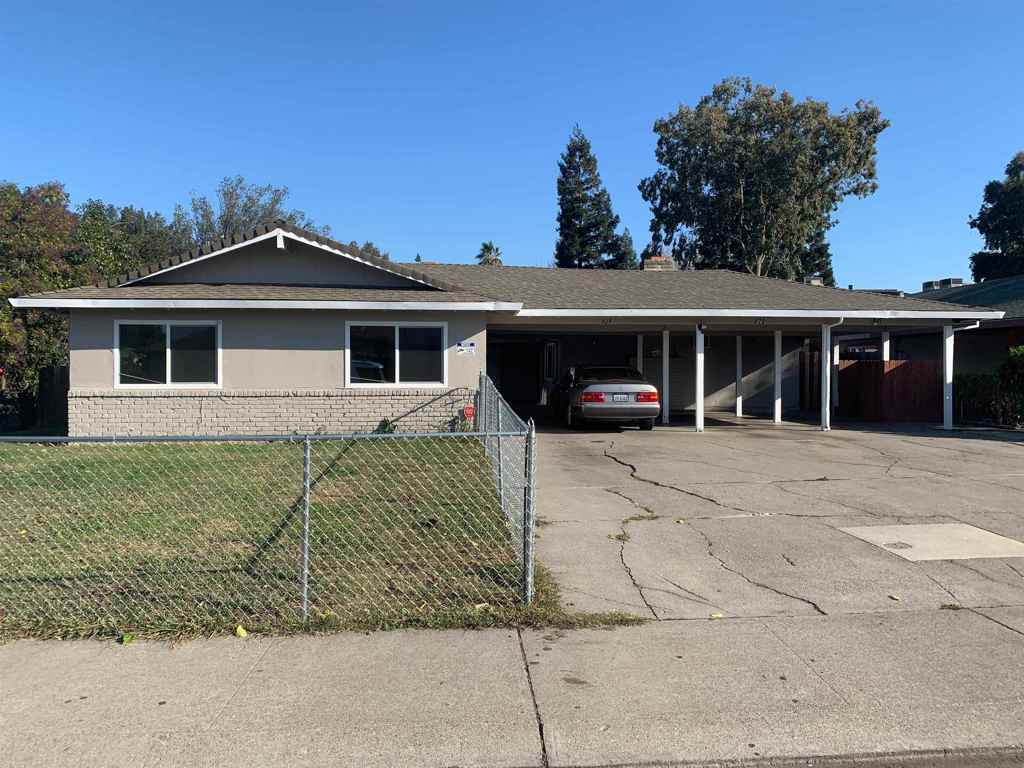 Residential Lease for rent at 826 Astor Street, Stockton, San Joaquin County CA featuring 2 beds and 1 bath