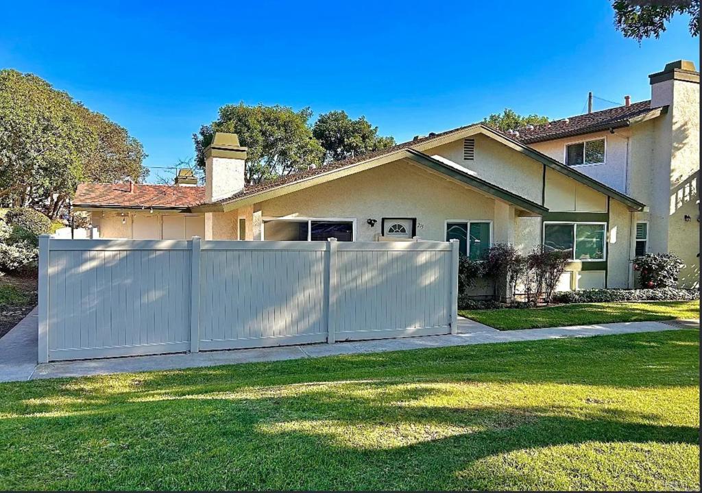 Residential Lease for rent at 215 Countryhaven Road, Encinitas CA featuring 2 beds and 2 baths