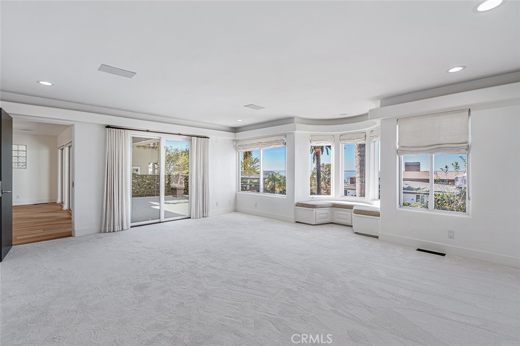 Residential Lease for rent at 204 N Poinsettia, Manhattan Beach CA featuring 4 beds and 4 baths