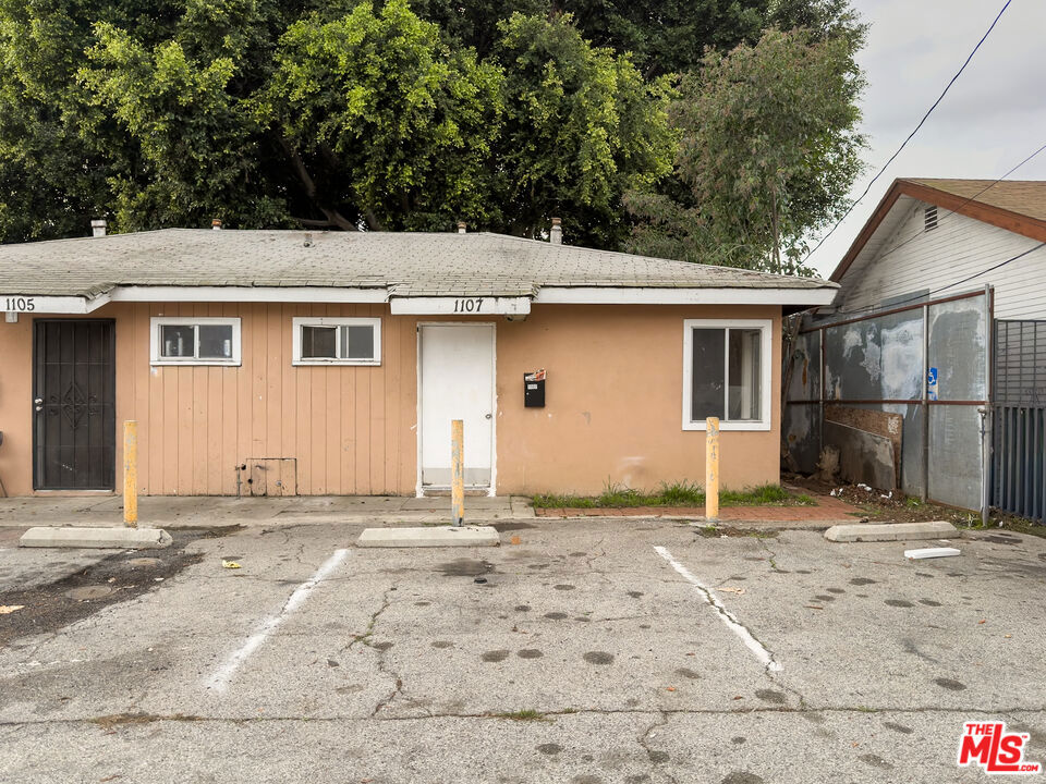 Residential Lease for rent at 1107 date Street, Montebello CA featuring 1 bed and 1 bath