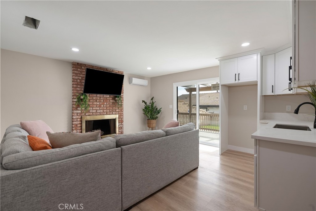 Residential Lease for rent at 1540 Via Buena, La Verne CA featuring 1 bed and 1 bath