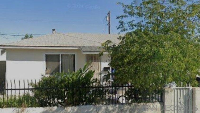 Residential Lease for rent at 725 N 48th, San Diego, San Diego County CA featuring 2 beds and 1 bath
