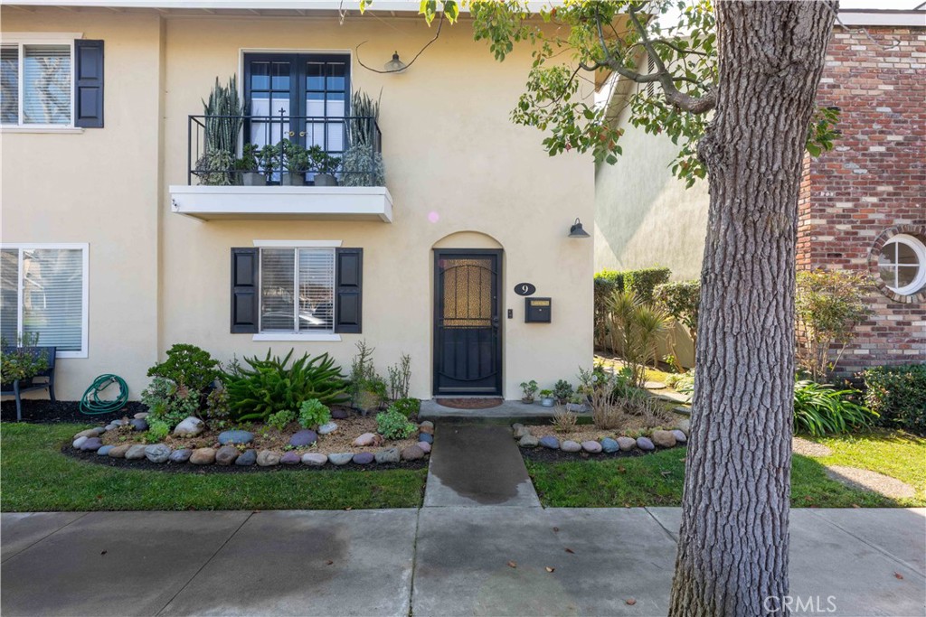 Residential for sale at 3342 Bradbury Road 9, Los Alamitos CA featuring 4 beds and 2 baths