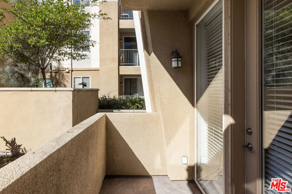 Residential for sale at 360 W Avenue 26 111, Los Angeles CA and 1 bath